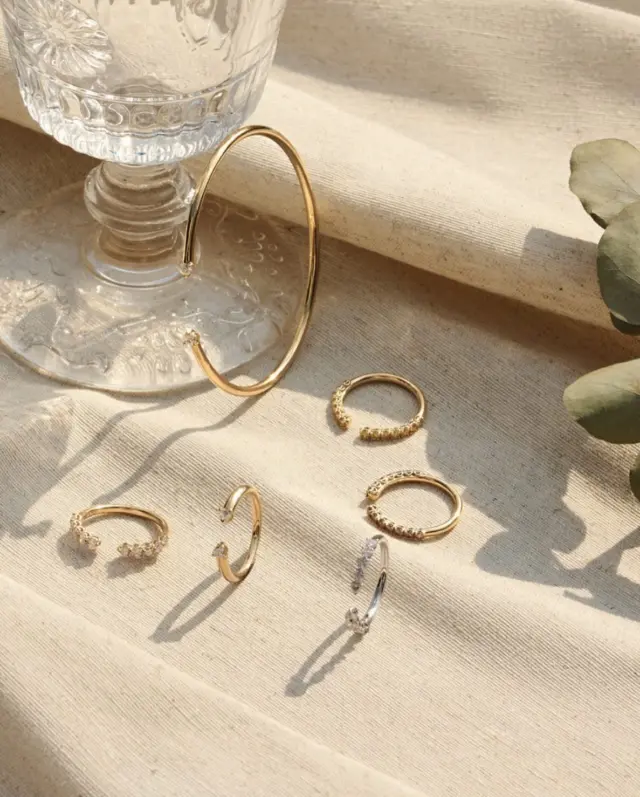 L’éclat d’un amour incommensurable.

La collection Anniversary More de @recarloofficial incarne toute la tendresse et la beauté d’un amour maternel, avec des bijoux qui capturent la magie de chaque instant partagé. Chaque pièce, minutieusement façonnée, symbolise la force de l’amour et la beauté éternelle d’une mère. Un cadeau précieux pour célébrer l’élégance, la douceur et la générosité de celle qui illumine votre vie.

#BijouterieChristianMas #Annemasse #fetedesmeres2025 #Recarlo #AnniversaryMore