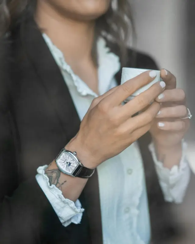 Célébrez l’amour maternel avec un cadeau d’exception.

La montre Streamline Phase De Lune Quartz de @aerowatch_sa est un bijou horloger d’une grande finesse. Son affichage de la phase de lune et son design épuré incarnent la beauté des moments précieux partagés. Chaque détail de cette montre reflète l’amour et la sophistication, un cadeau parfait pour célébrer celle qui illumine votre vie.

#BijouterieChristianMas #Annemasse #fetedesmeres2025 #Aerowatch #MontrePhaseDeLune