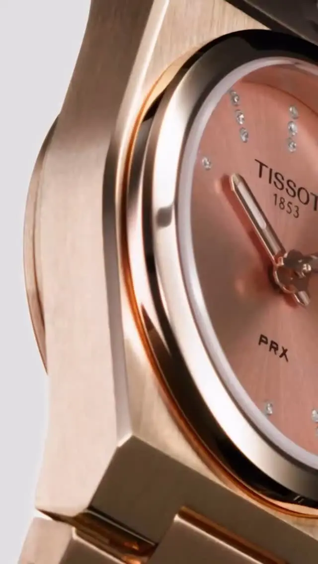 Célébrez la femme qui illumine votre vie avec un cadeau horloger d’exception.

La montre PRX Quartz 25mm de Tissot est un symbole de sophistication et de modernité, avec son cadran épuré et son bracelet en acier inoxydable. Un choix parfait pour celle qui apprécie la précision et le style intemporel.

#BijouterieChristianMas #Annemasse #Tissot #PRXQuartz #fetedesmeres2025