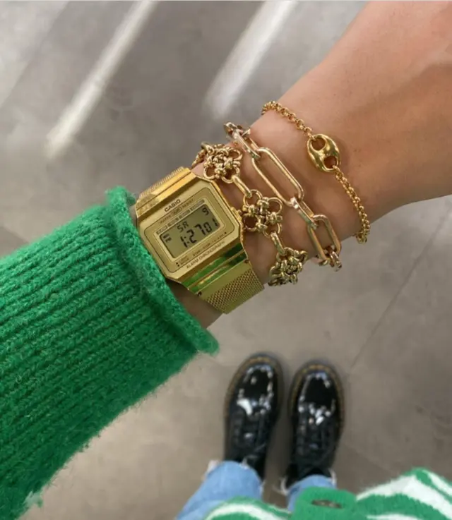 Offrez à votre maman la montre Iconic A700WEMG-9A de @casio_watches_eu. 

Avec son design vintage et son bracelet métallique en acier inoxydable, elle allie modernité et style intemporel. Pratique et élégante, cette montre est le choix parfait pour une maman qui apprécie les accessoires à la fois chic et fonctionnels.

#CasioWatches #MontreIconic #BijouterieChristianMas #Annemasse #fetedesmeres2025