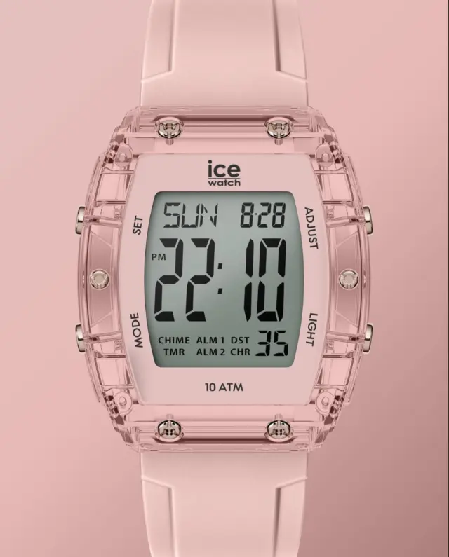 Sublimez chaque instant avec la @icewatch ICE digit boliday - Nude Rose-Gold.

Son bracelet en silicone nude, délicatement satiné, s’harmonise à un boîtier transparent aux reflets rose-gold, pour une allure aussi douce que singulière. Une montre digitale au design rétro-futuriste, pensée pour celles et ceux qui aiment conjuguer style et innovation.

L’écran digital révèle l’heure et la date avec une clarté absolue, tandis que l’étanchéité 10 ATM vous offre la liberté d’en profiter du matin jusqu’à la nuit tombée.

Plus qu’un garde-temps : une déclaration de style.

#Icewatch #MontreDigitale #IceDigitBoliday #BijouterieChristianMas #Annemasse